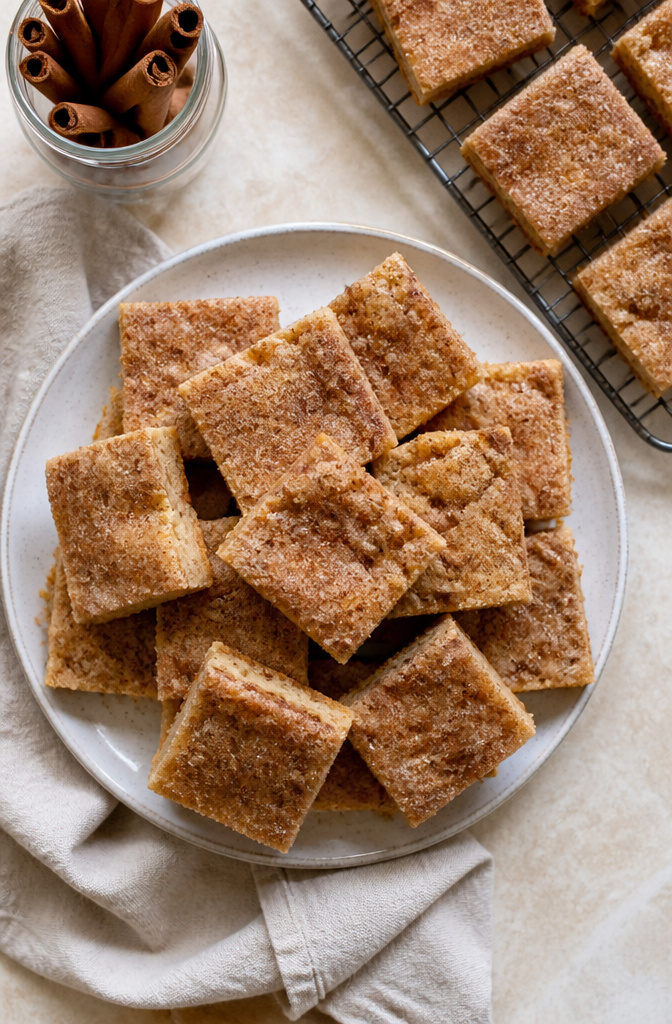 15 Easy Thanksgiving Desserts for a Stress-Free Holiday Table 7 A tray of snickerdoodle blondies cut into squares.